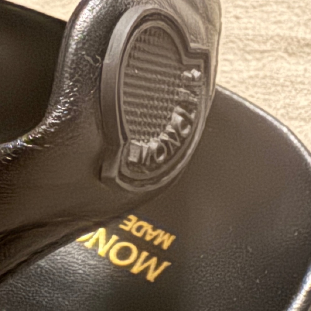 Moncler Sandals - Picture 10 of 14
